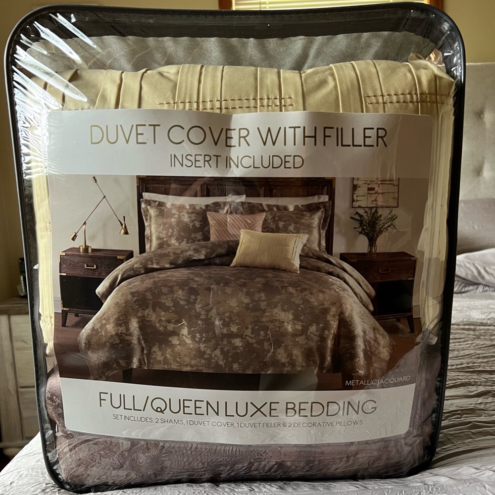 Full/Queen Duvet Cover and Filler